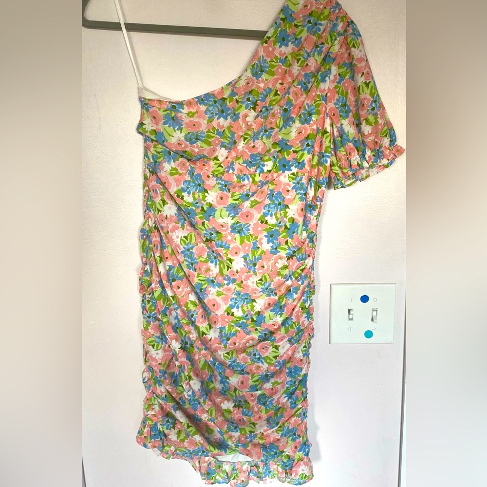 Kiss the Sky by Urban Outfitters — one-shoulder floral mini dress